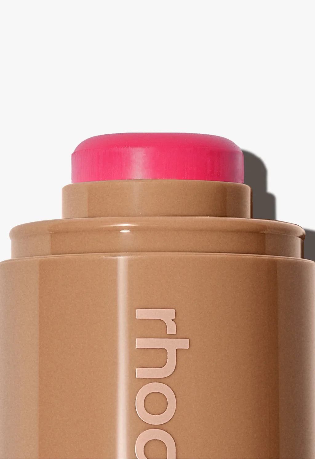 Rhode pocket blush
THE NATURAL FLUSH